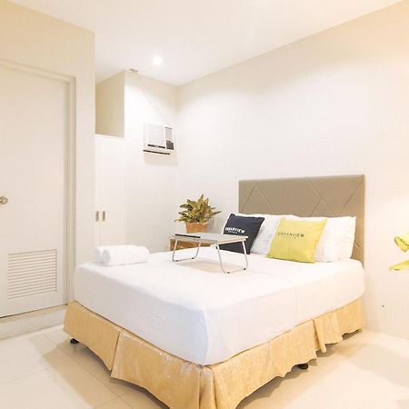Urbanview At Lacson Street Bacolod City By Reddoorz Esterno foto