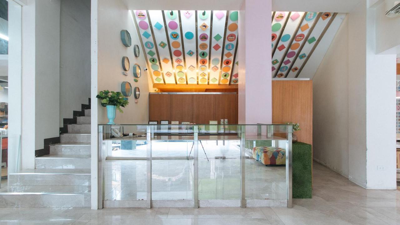 Urbanview At Lacson Street Bacolod City By Reddoorz Esterno foto