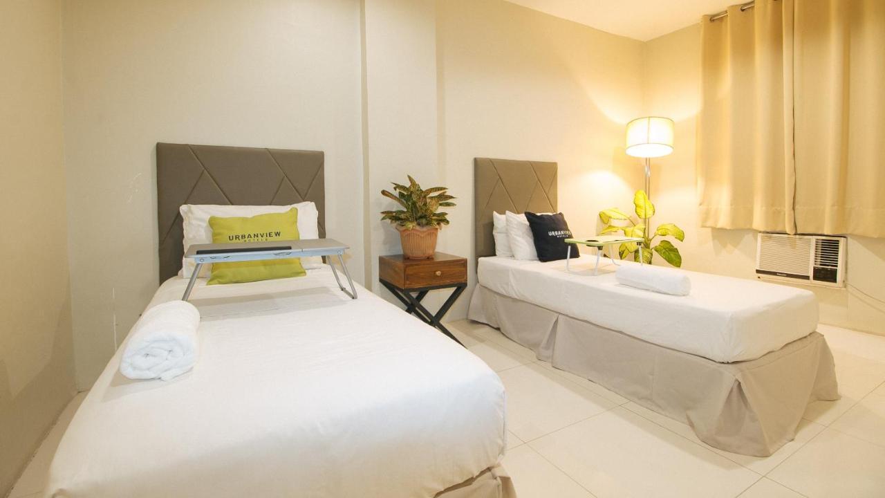 Urbanview At Lacson Street Bacolod City By Reddoorz Esterno foto