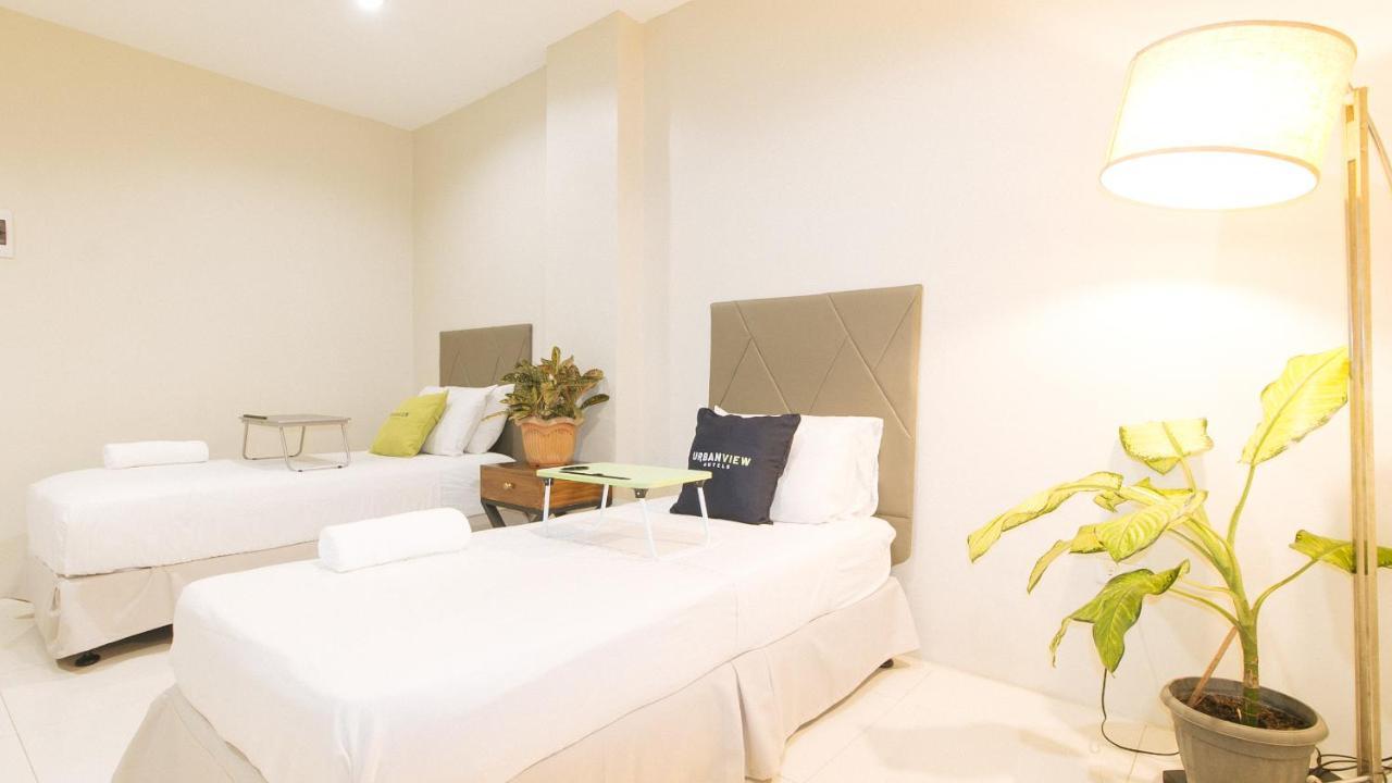 Urbanview At Lacson Street Bacolod City By Reddoorz Esterno foto
