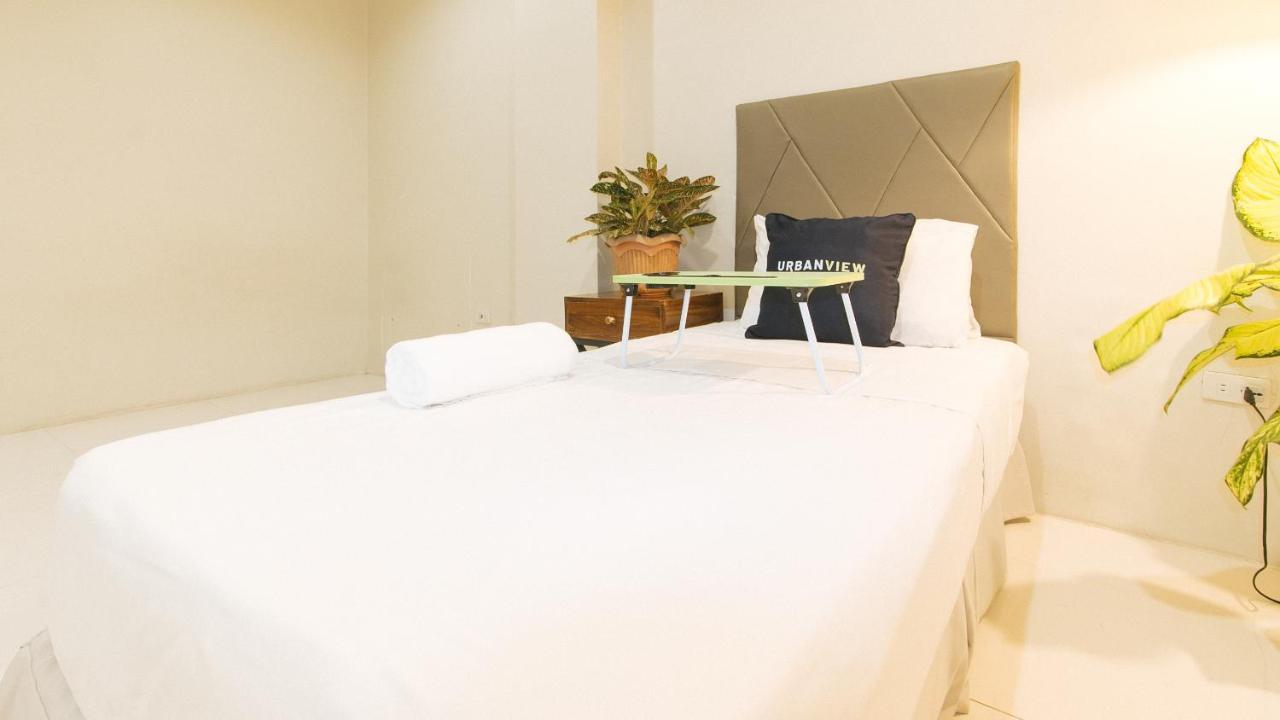 Urbanview At Lacson Street Bacolod City By Reddoorz Esterno foto