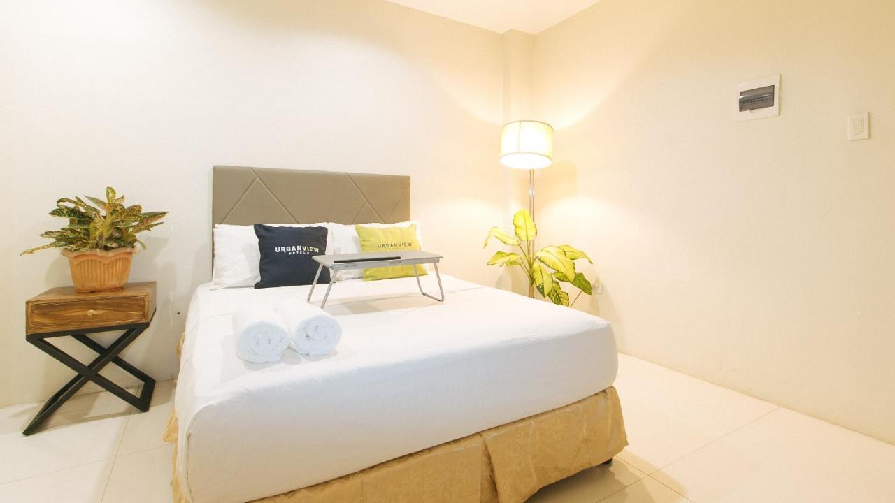 Urbanview At Lacson Street Bacolod City By Reddoorz Esterno foto