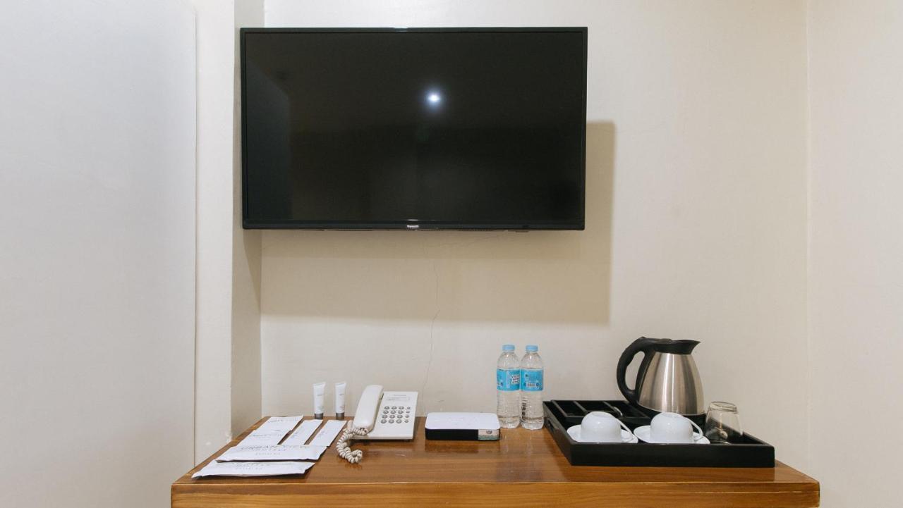 Urbanview At Lacson Street Bacolod City By Reddoorz Esterno foto