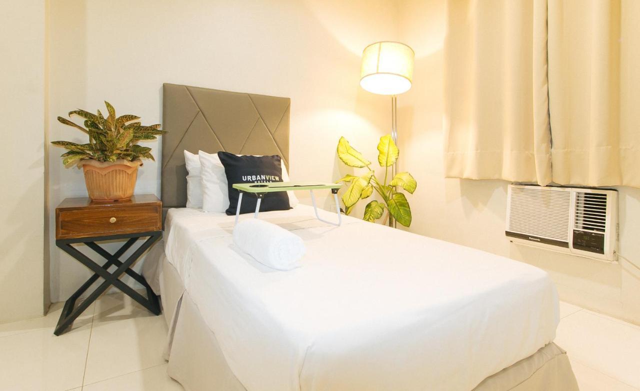 Urbanview At Lacson Street Bacolod City By Reddoorz Esterno foto