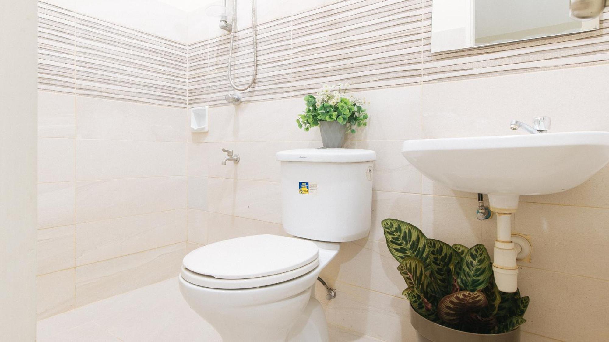 Urbanview At Lacson Street Bacolod City By Reddoorz Esterno foto